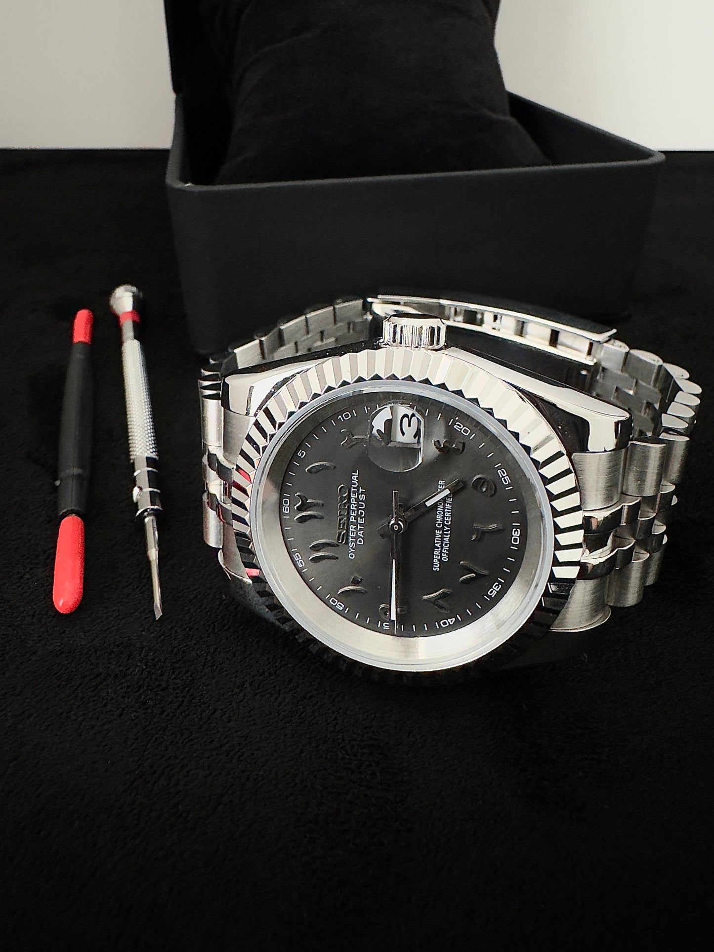 Seiko Arabic Dial Datejust | Wolf Grey (Silver)