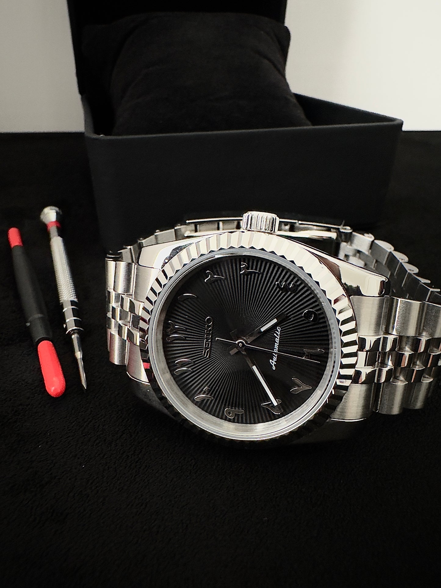 Seiko Arabic Dial Dateless | Black (Silver)