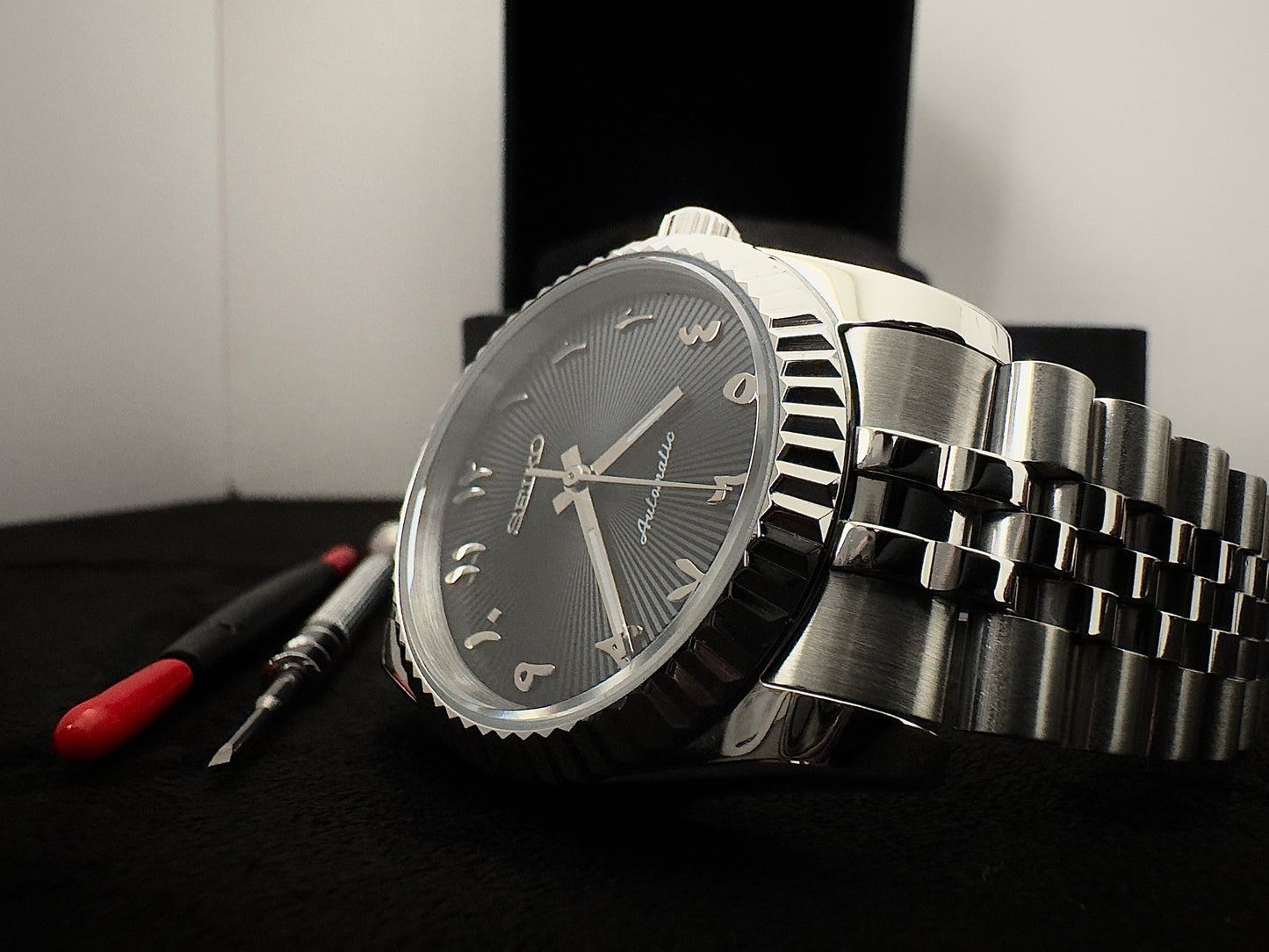 Seiko Arabic Dial Dateless | Black (Silver)
