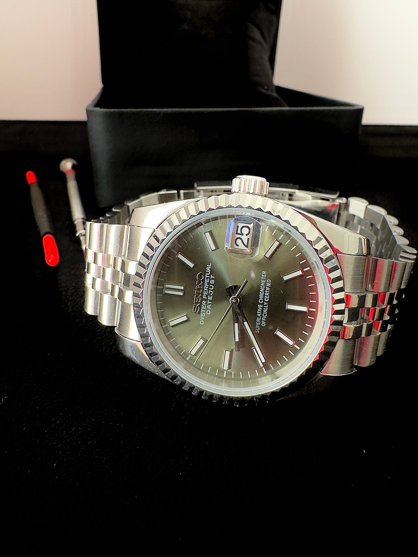 Seiko Single Hour Datejust | Olive (Silver)