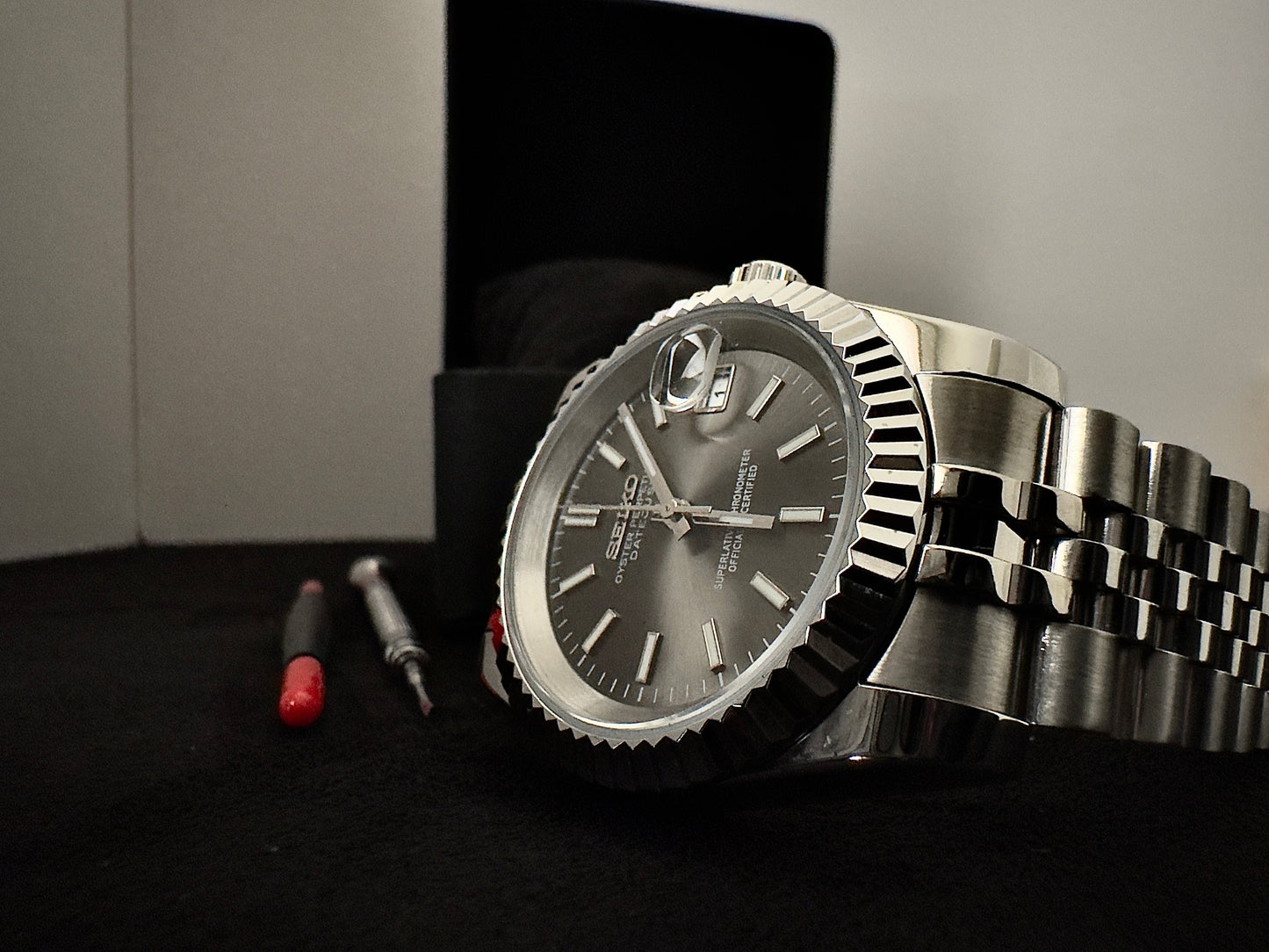 Seiko Single Hour Datejust | Rhodium (Silver)