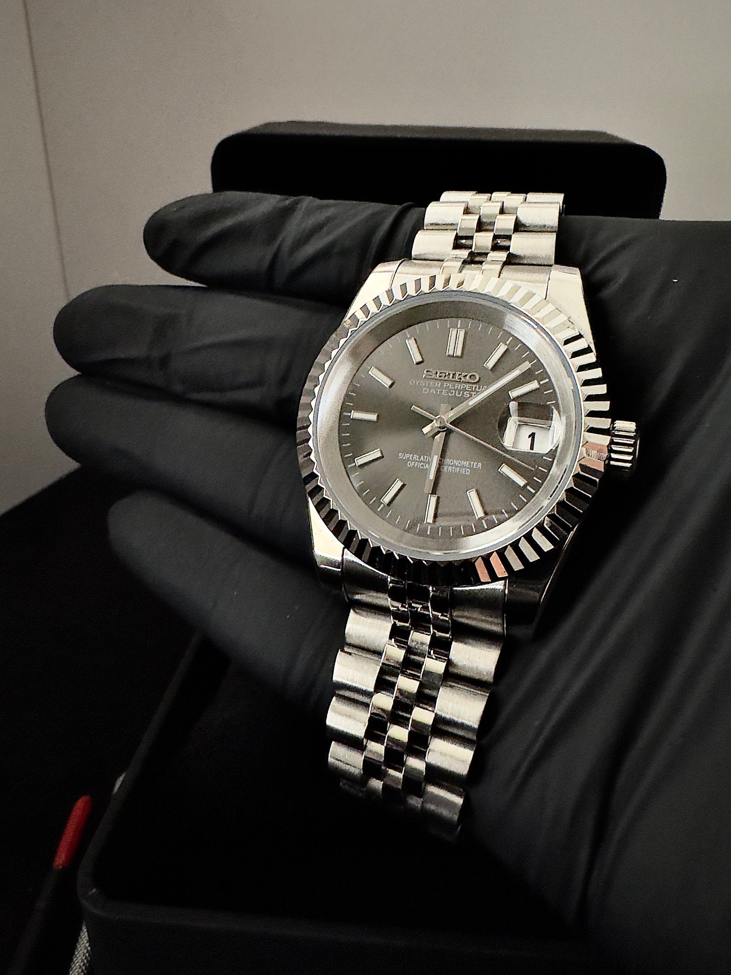 Seiko Single Hour Datejust | Rhodium (Silver)