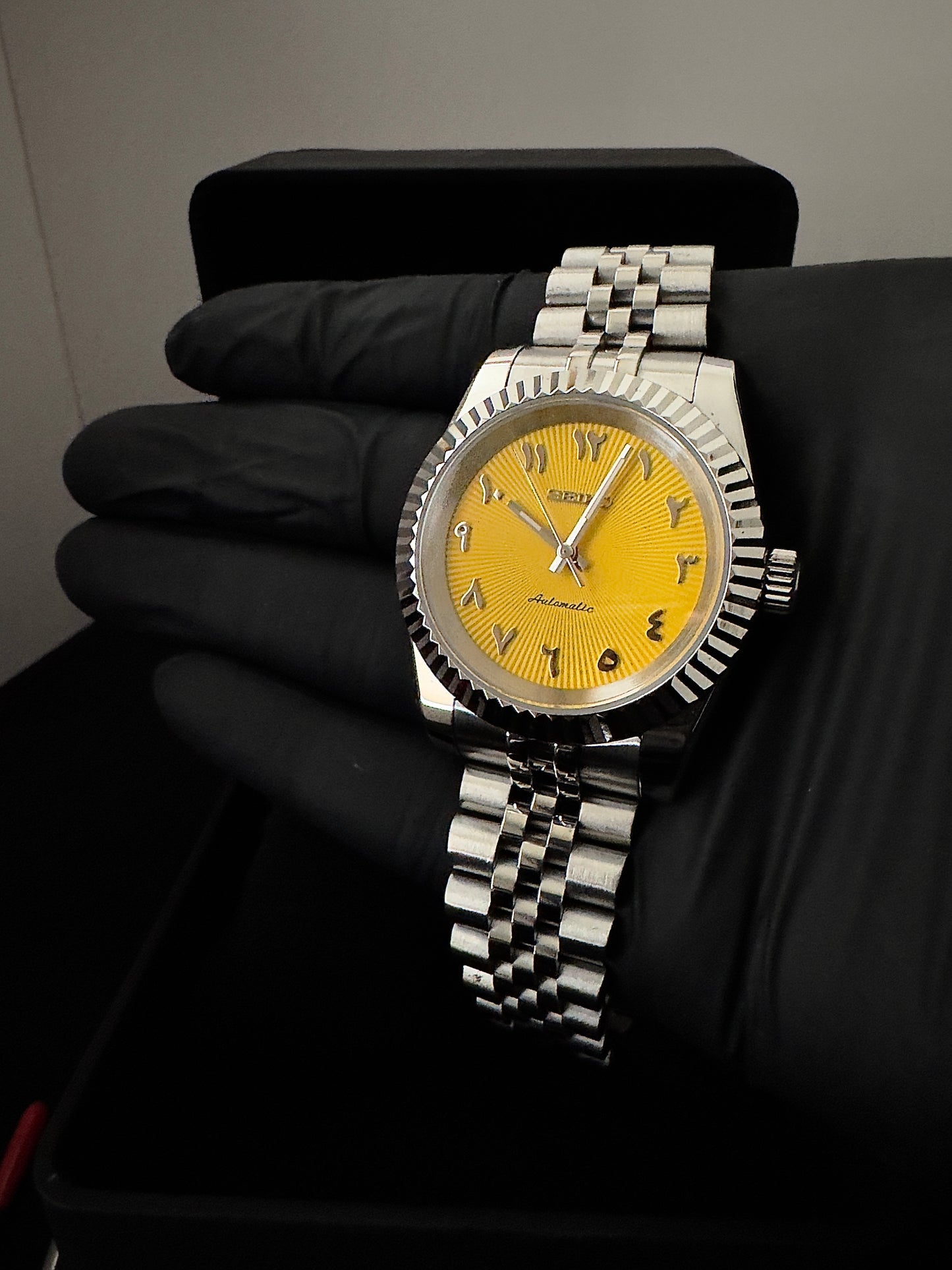 Seiko Arabic Dial Dateless | Yellow (Silver)