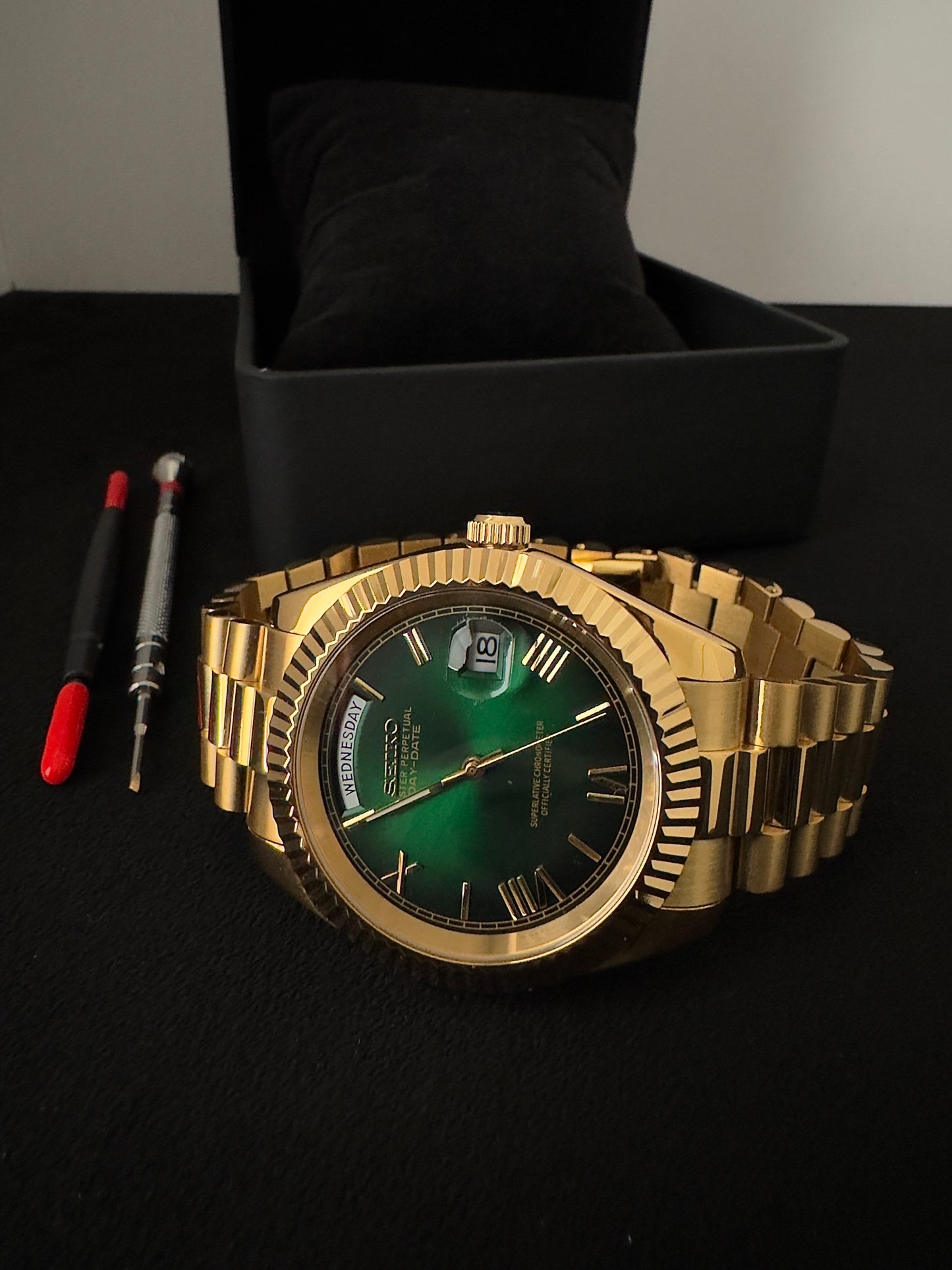 Seiko Roman Dial Daydate | Emerald Green (Gold)
