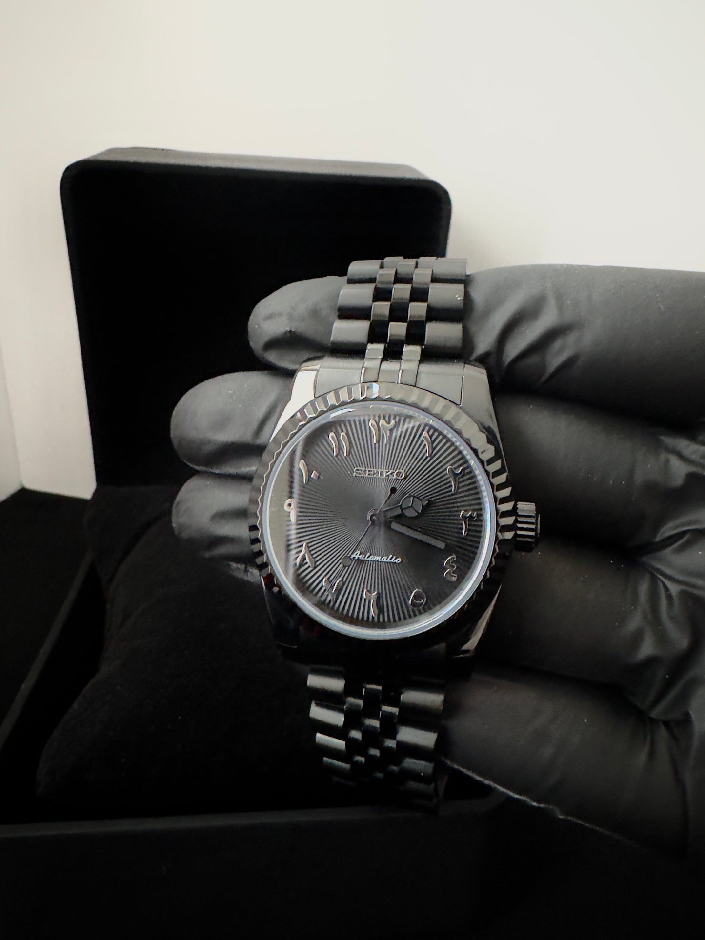 Seiko Arabic Dial Dateless | Triple Black (Black)