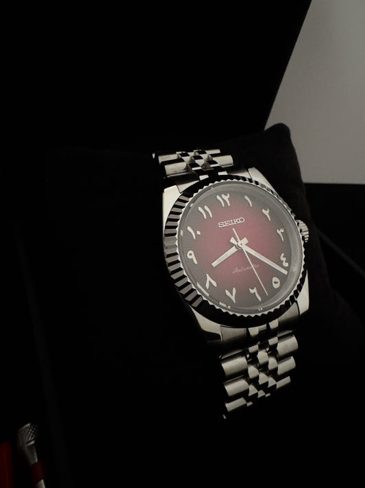 Seiko Arabic Dial Dateless | Red